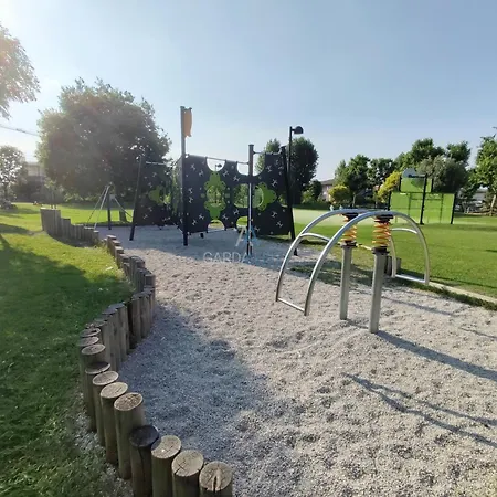 Twins - 200m Dal Di Garda Con Piscina Lägenhet Sirmione