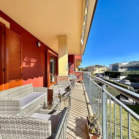 Twins - 200m Dal Di Garda Con Piscina דירה סירמיונה