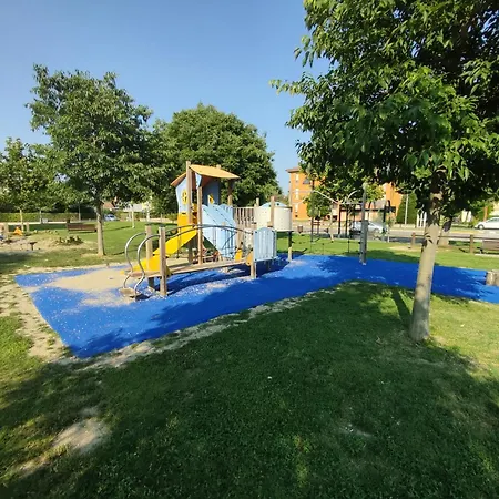 Twins - 200m Dal Di Garda Con Piscina סירמיונה